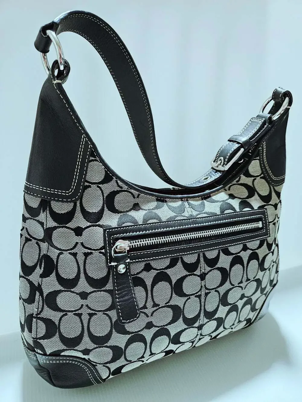 Vintage Coach Signature Black and White Canvas Hobo Bag with Turnlock Closure - Picture 8 of 16